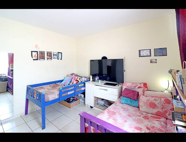 2.5 BEDROOM APARTMENT FOR SALE IN BEDFORD GARDENS